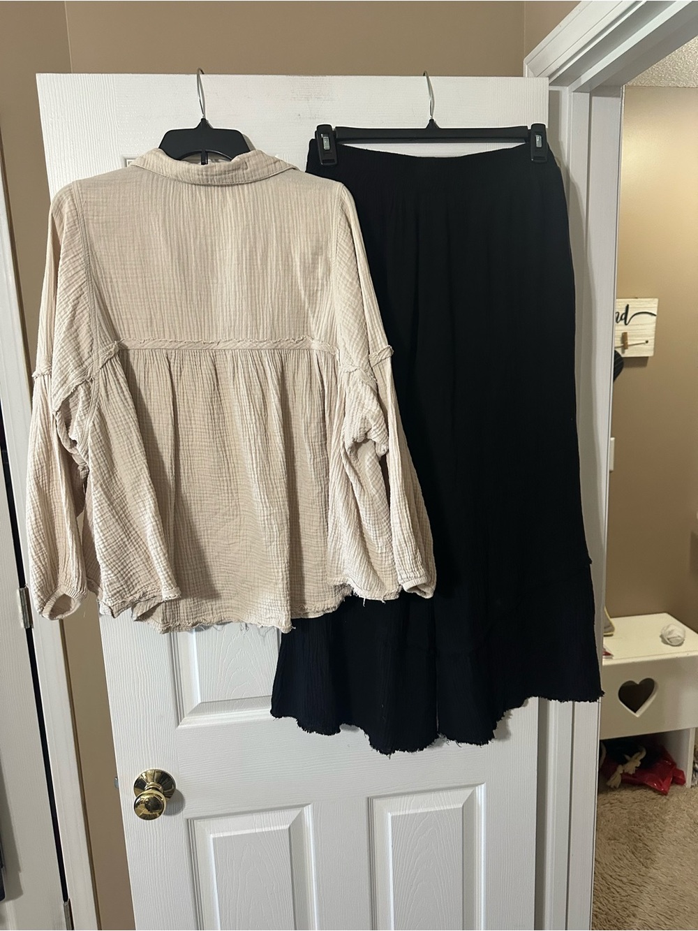 Gauze Set w/ Cream Zenana Gauze Top and Black Umgee Pants - Picture 2 of 6